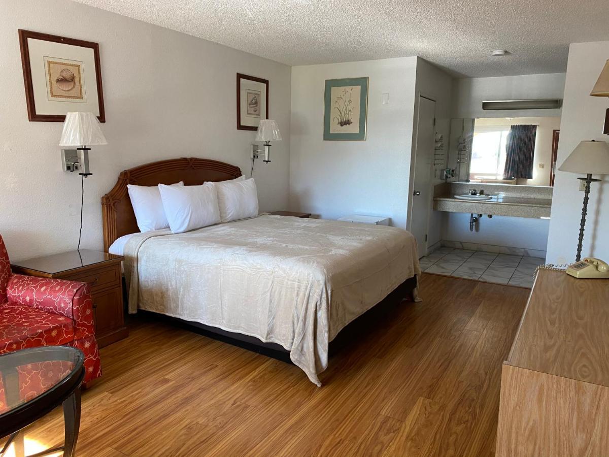 Howard Johnson By Wyndham Azusa Motel ภายนอก รูปภาพ